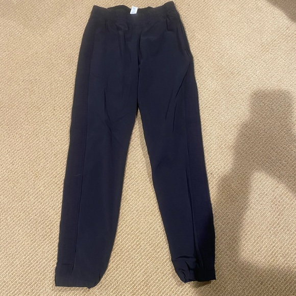 Ivivva pants. Black. Open on the bottom. Very cute and stylish, loose fit - Picture 1 of 13
